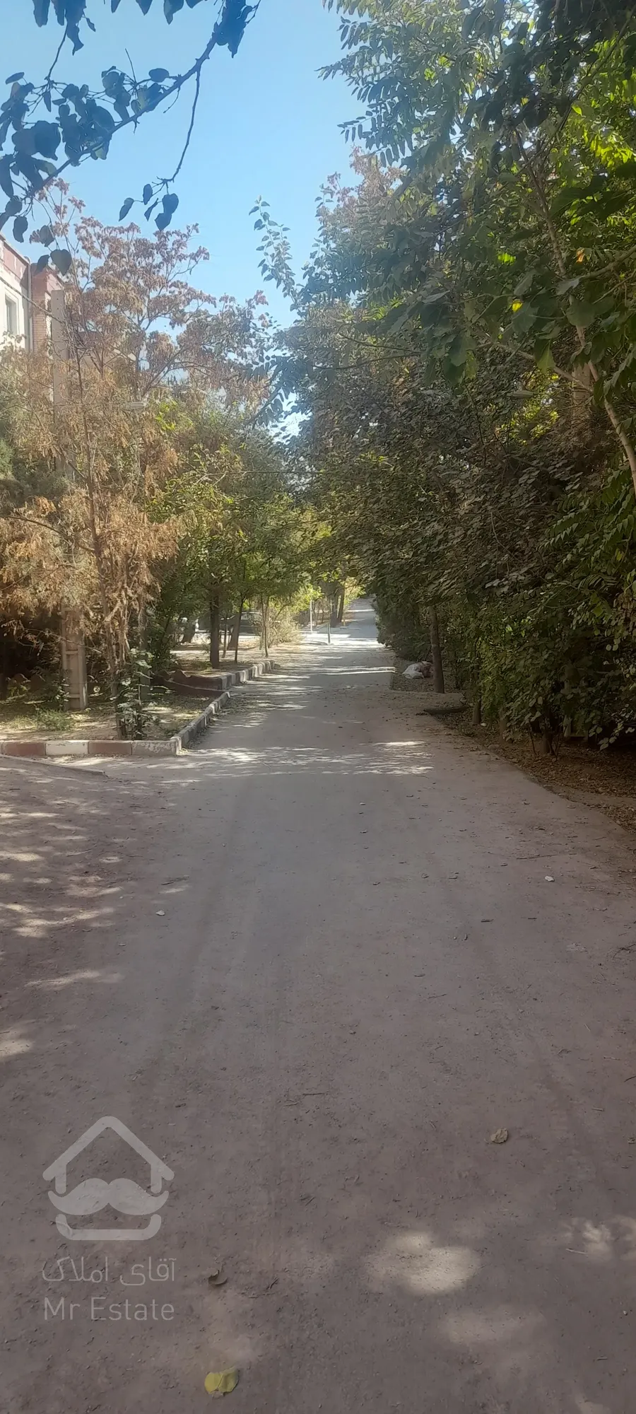 فروش یک باب منزل مسکونی