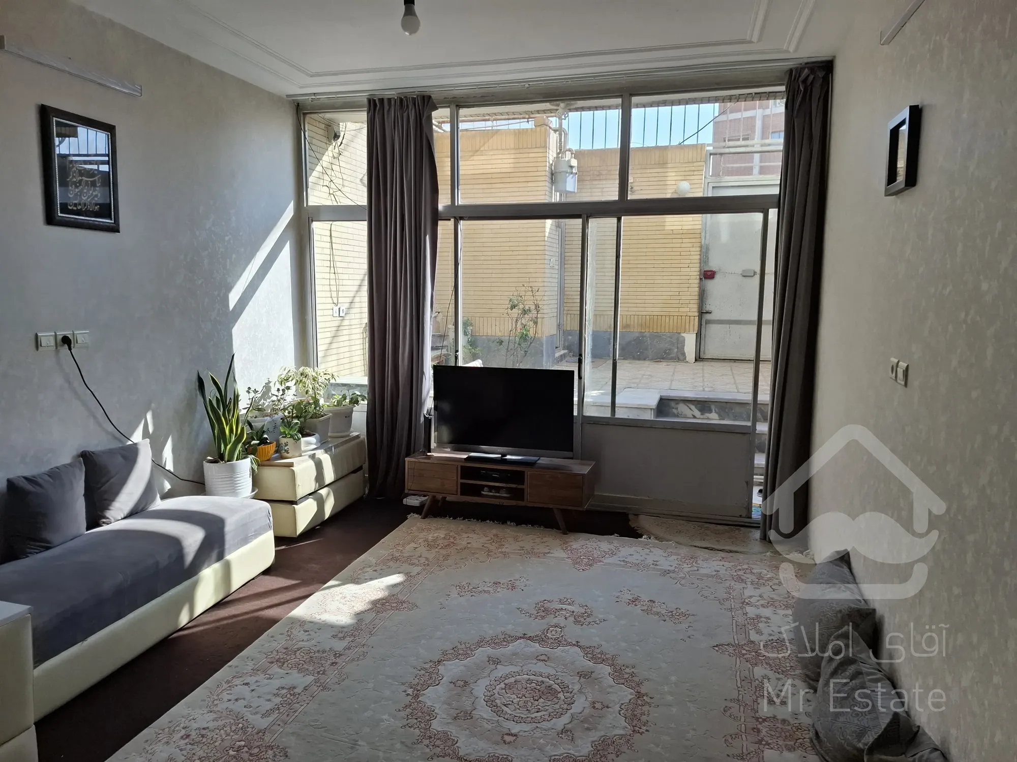 خانه ویلایی دو طبقه مجزا