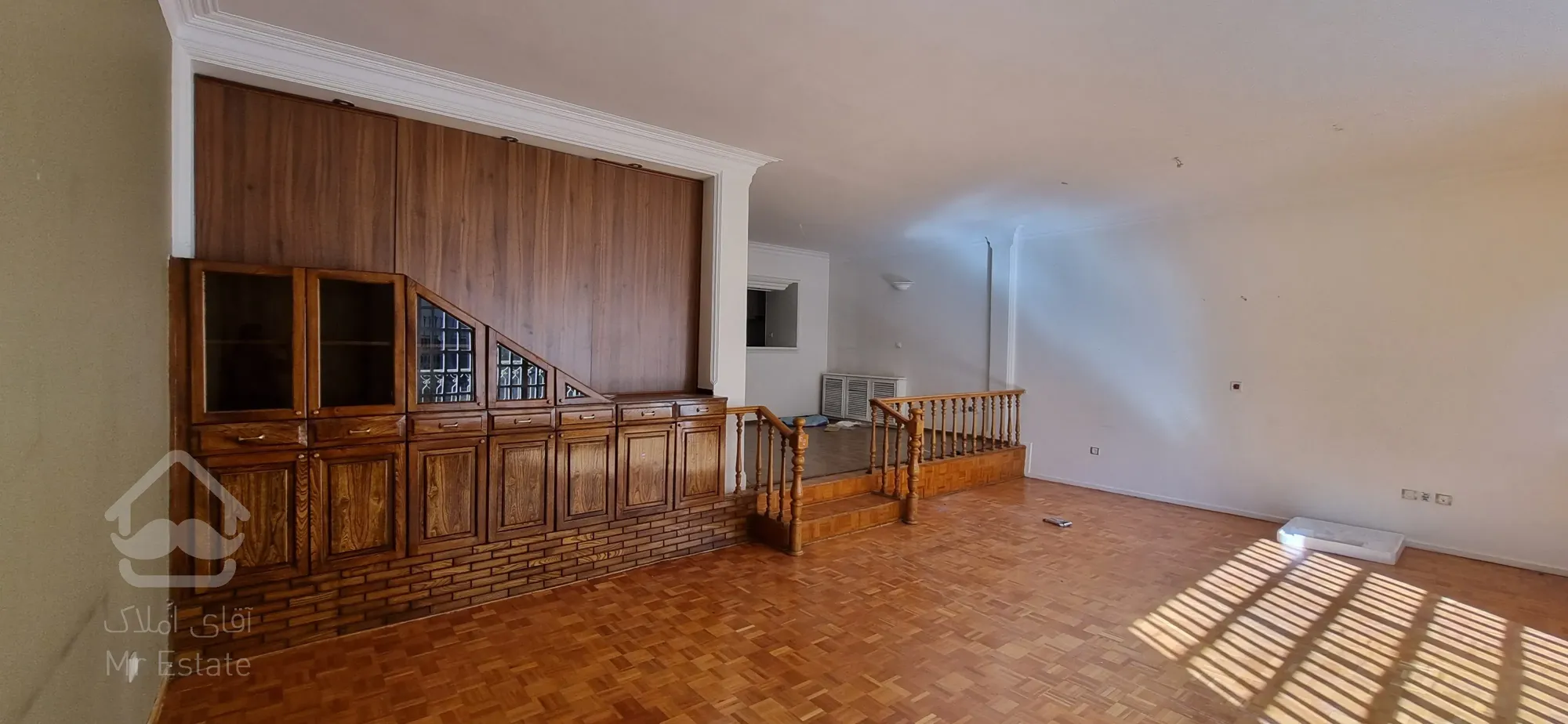 موقعیت اداری ویلایی ۶۰۰ متری