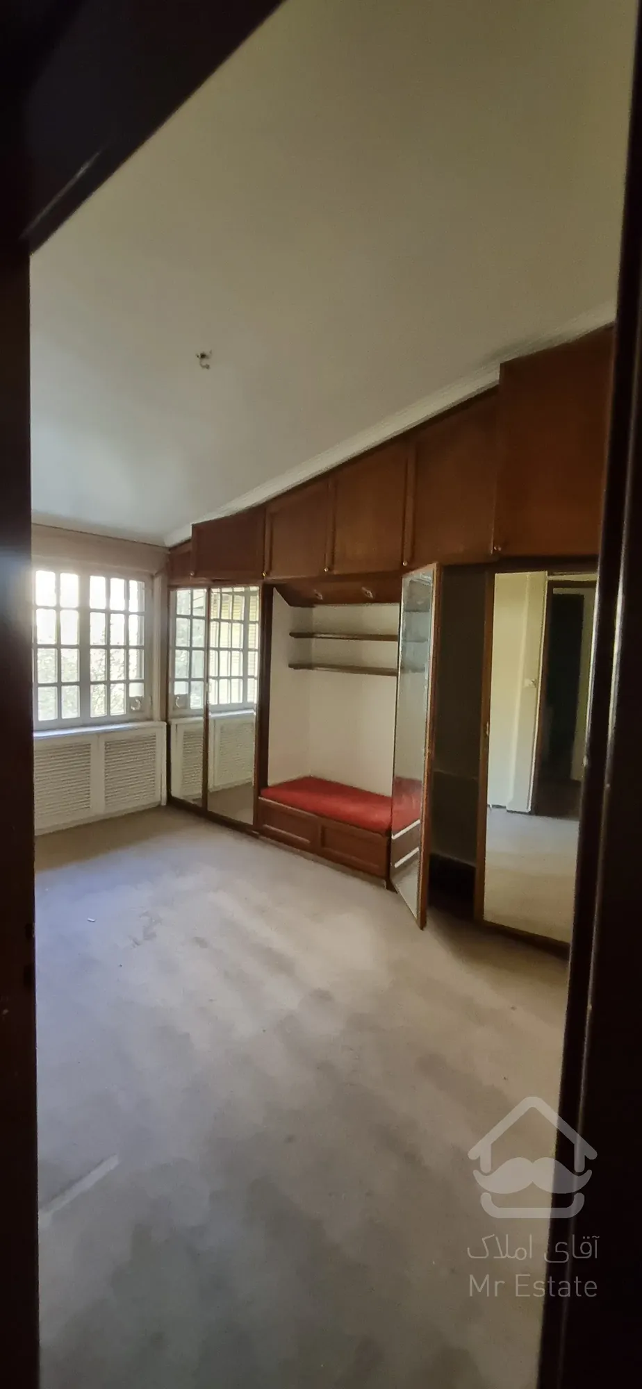 موقعیت اداری ویلایی ۶۰۰ متری