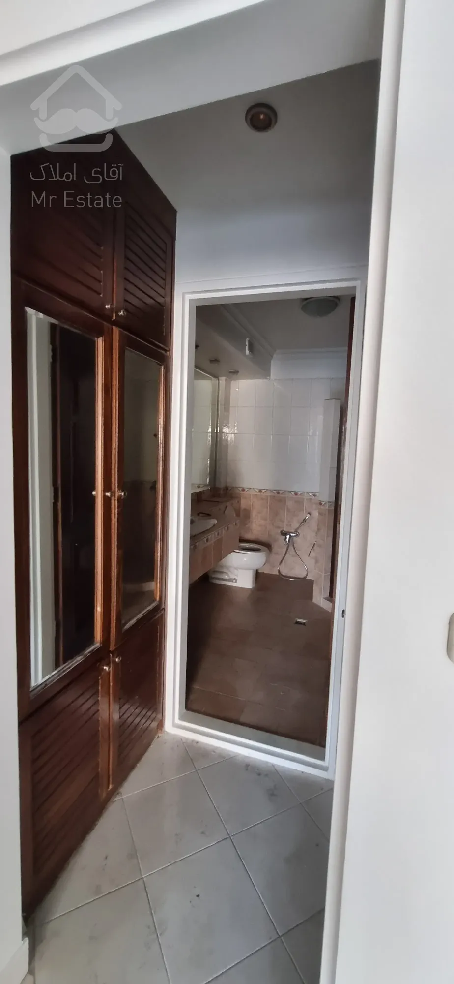 موقعیت اداری ویلایی ۶۰۰ متری