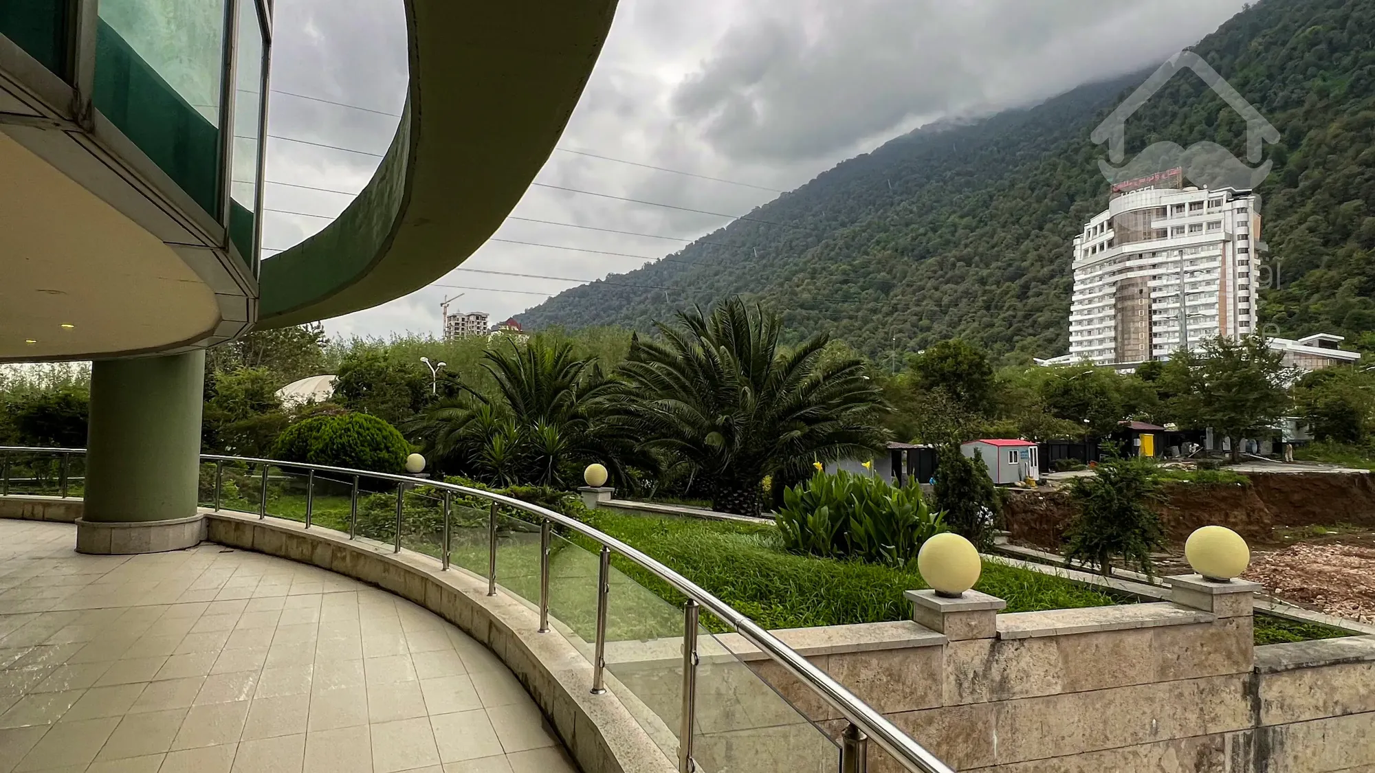 فرصت استثنایی خرید در برج مدوبن نمک‌آبرود