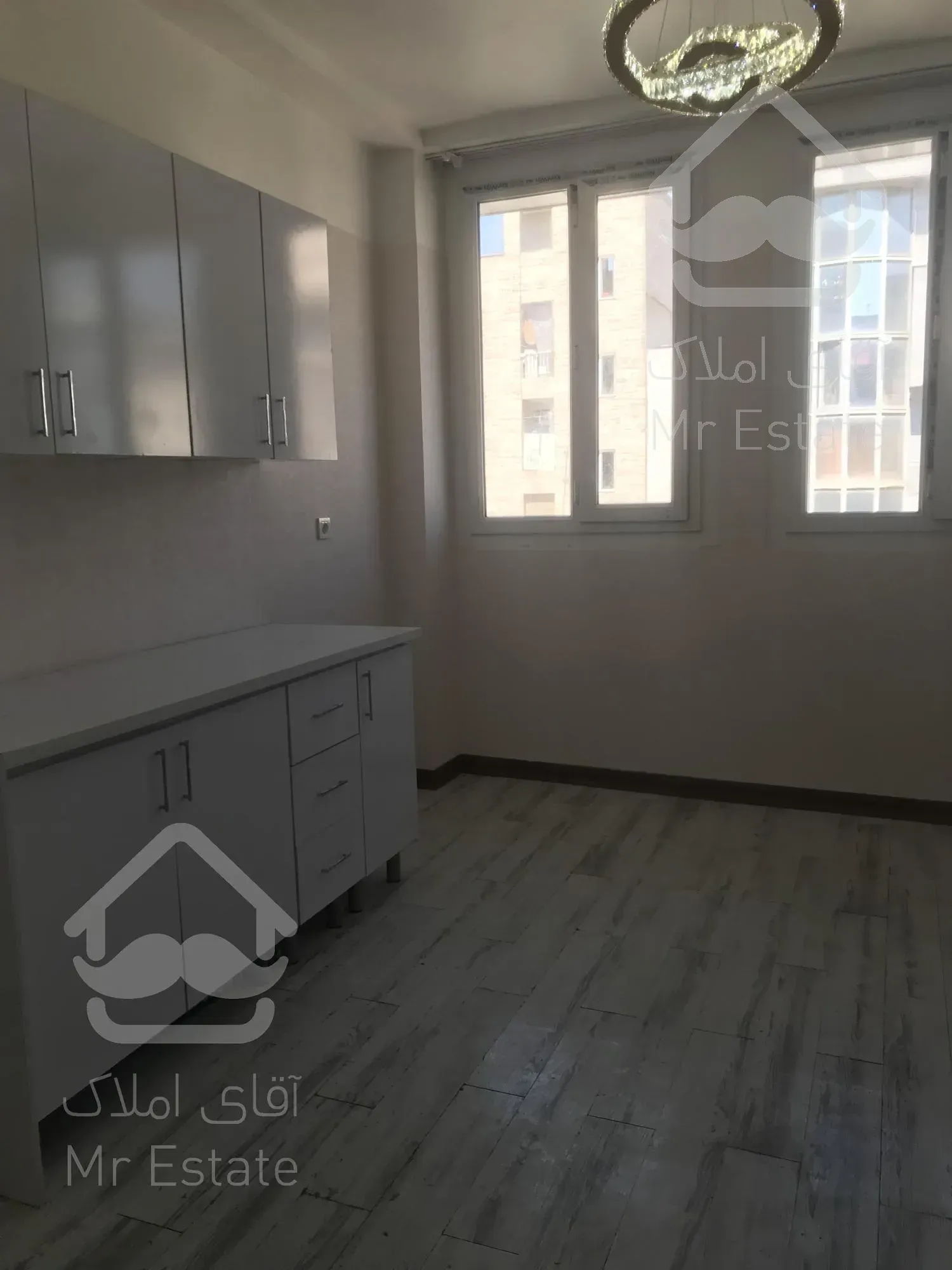 ۸۱ متر سوپرلوکس/فروشنده/شاندیز