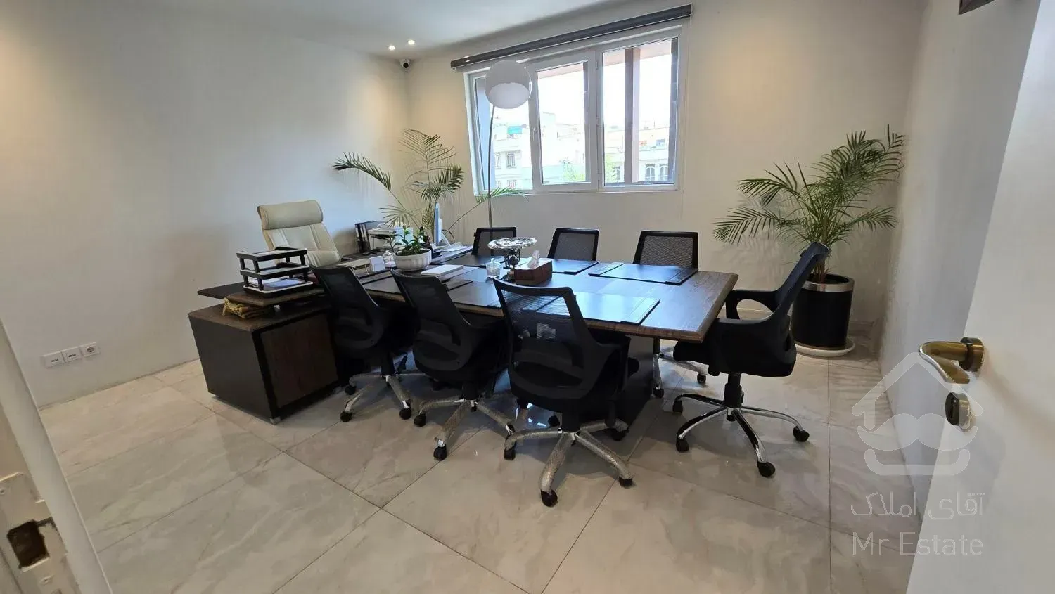 117مترسعادت آباد*موقعیت اداری*جنب مترو*تابلوخور