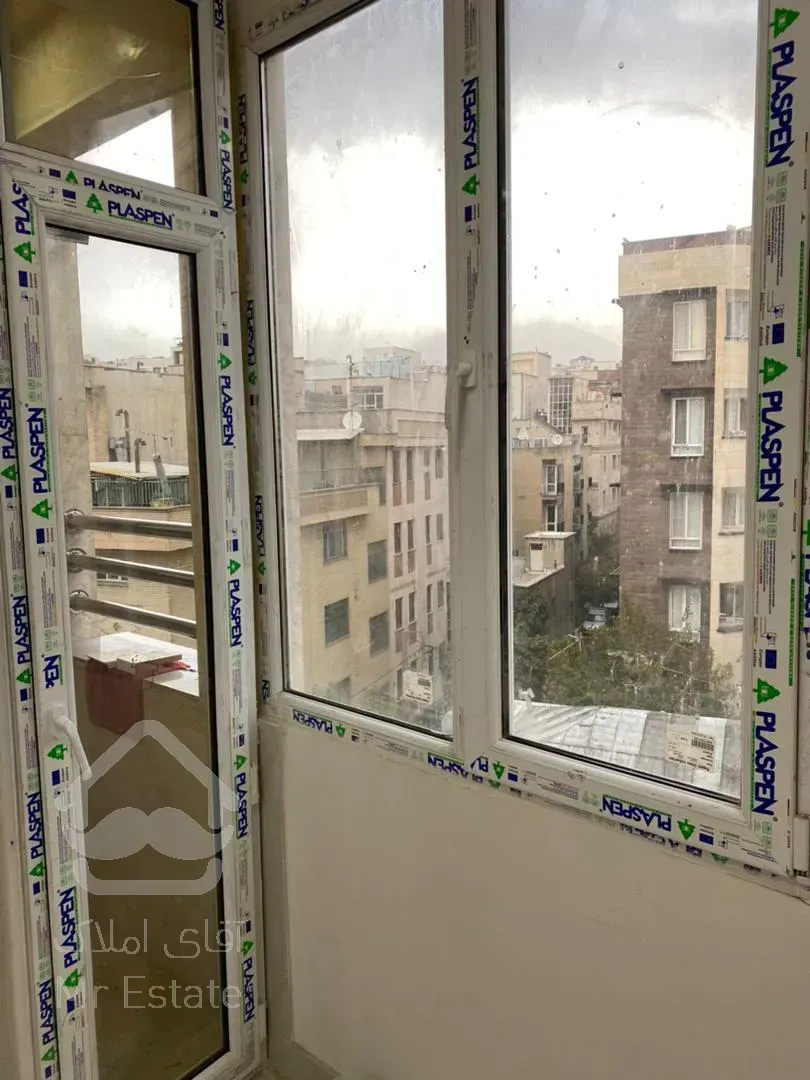 فروش 105 متر مسکونی میدان ملت