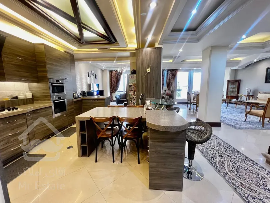 فروش اپارتمان 220 متری زعفرانیه