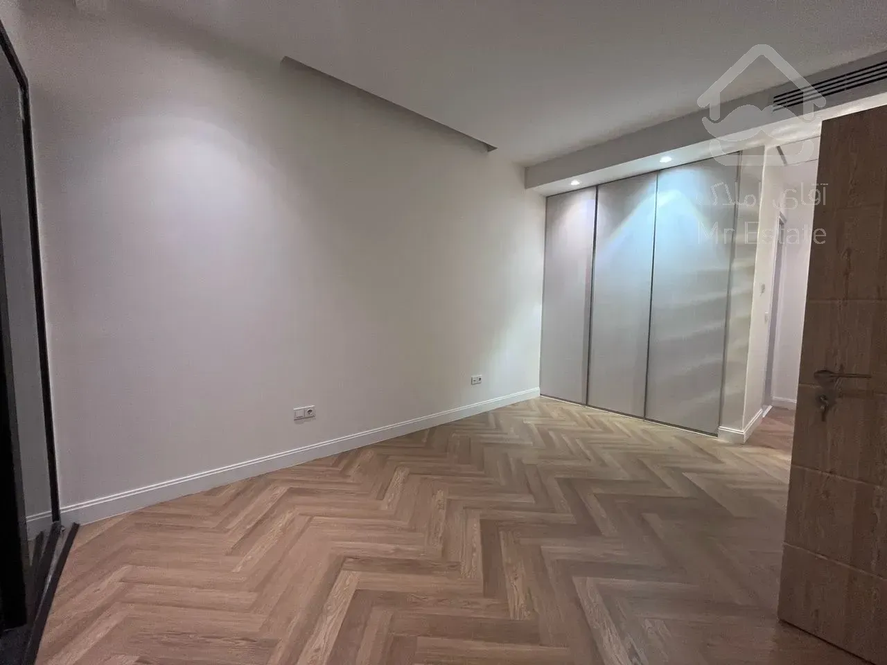 نیاوران ۲۳۰ متر ۳خواب