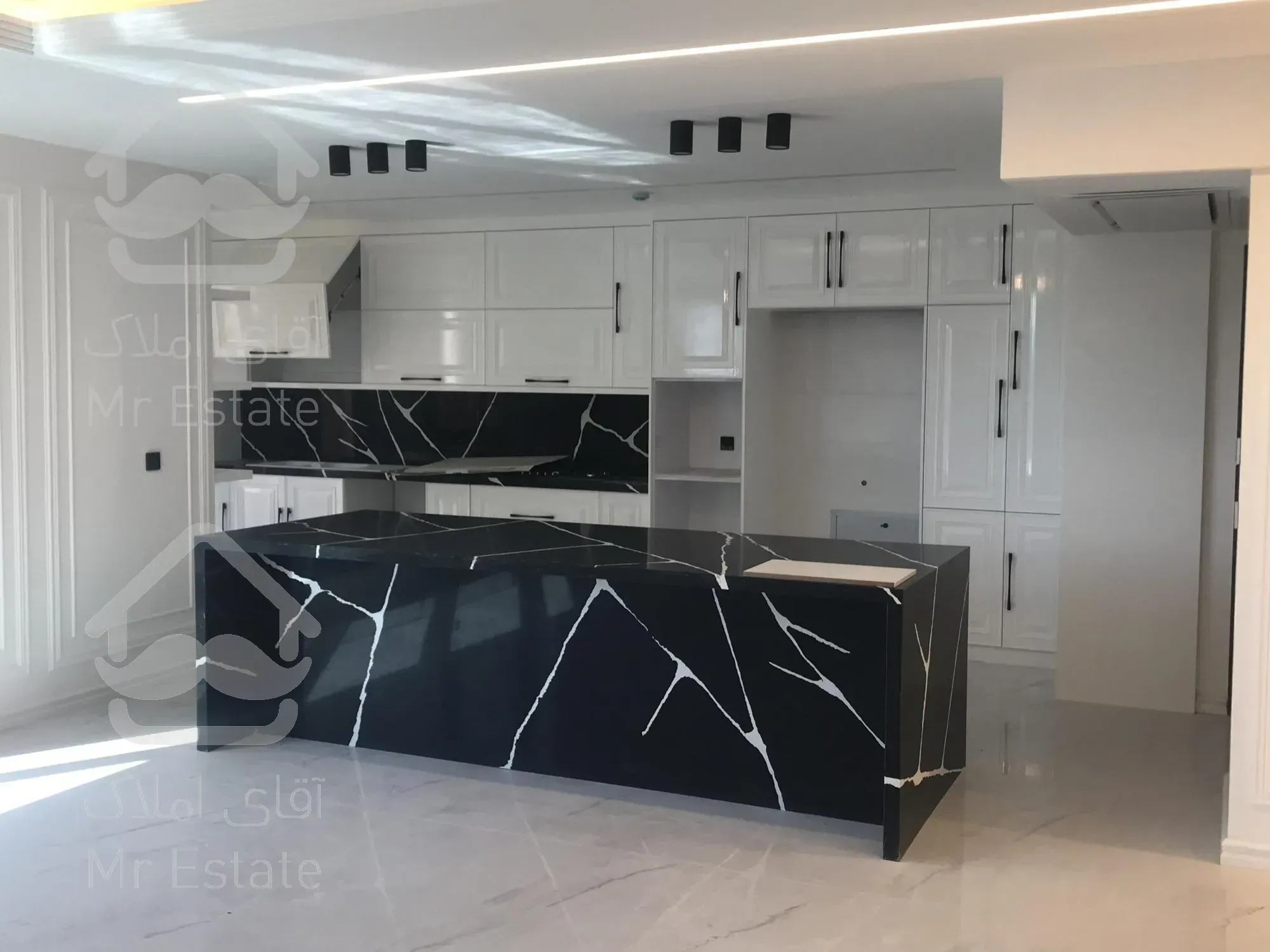 فروش آپارتمان ۳۲۰متری تک‌واحدی فول‌مشاعات شیراز بلوار جنگلی