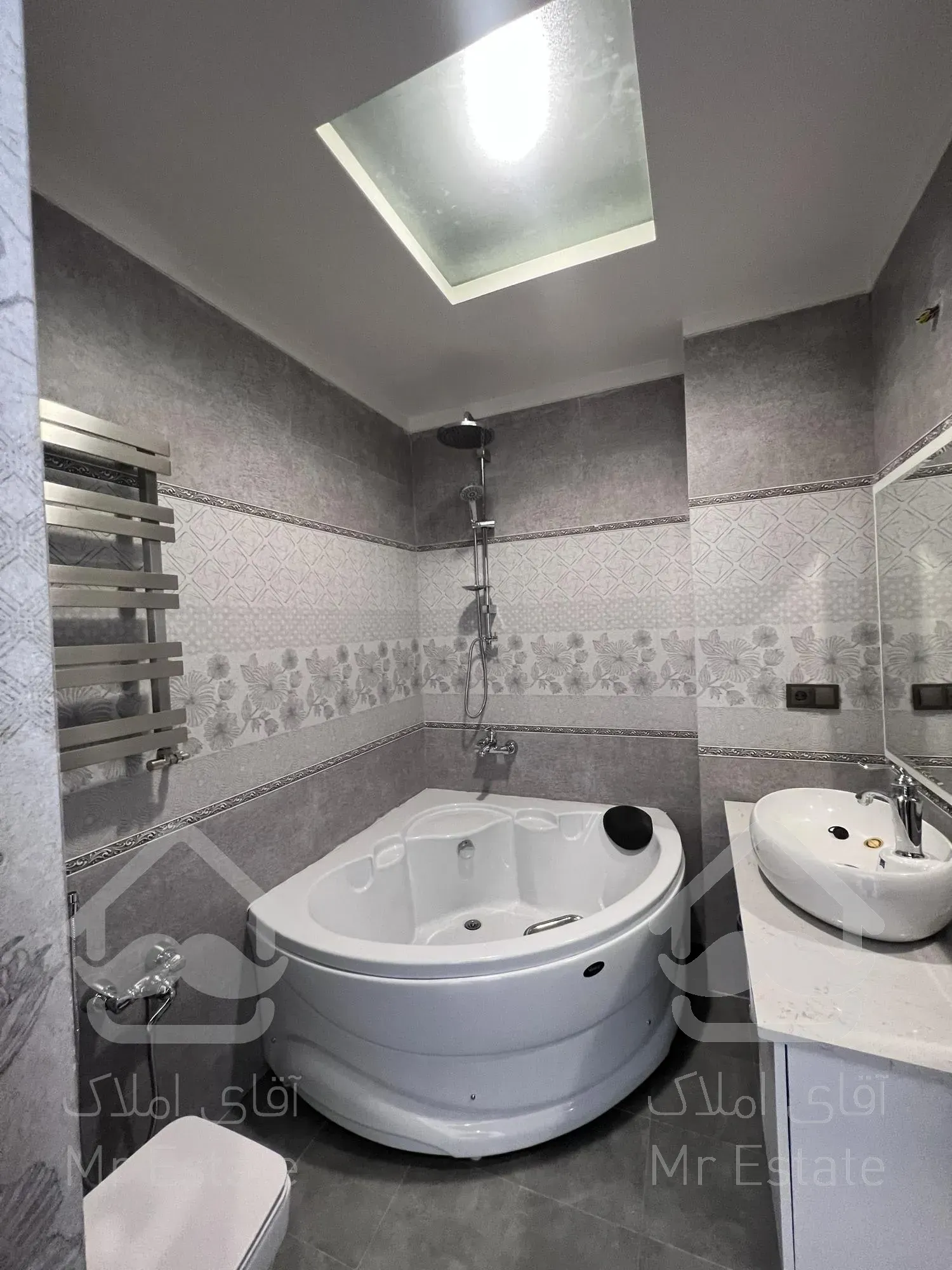 فروش ‌آ‌پارتمان۲۰۸متری، فرمانیه