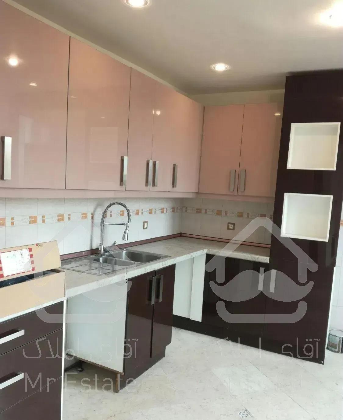 فروش ۹۰ متر آپارتمان ویو رو به شیان