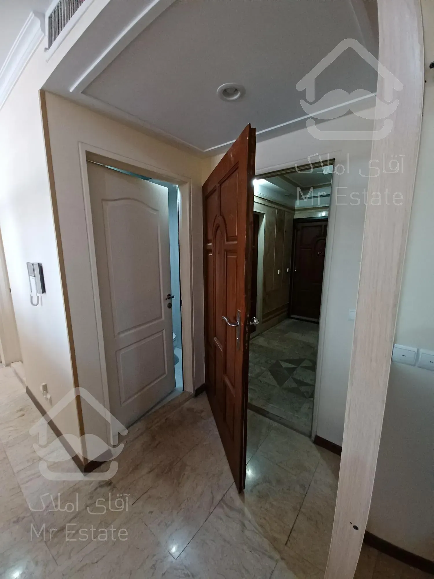 فروش آپارتمان موقعیت اداری  صادقیه