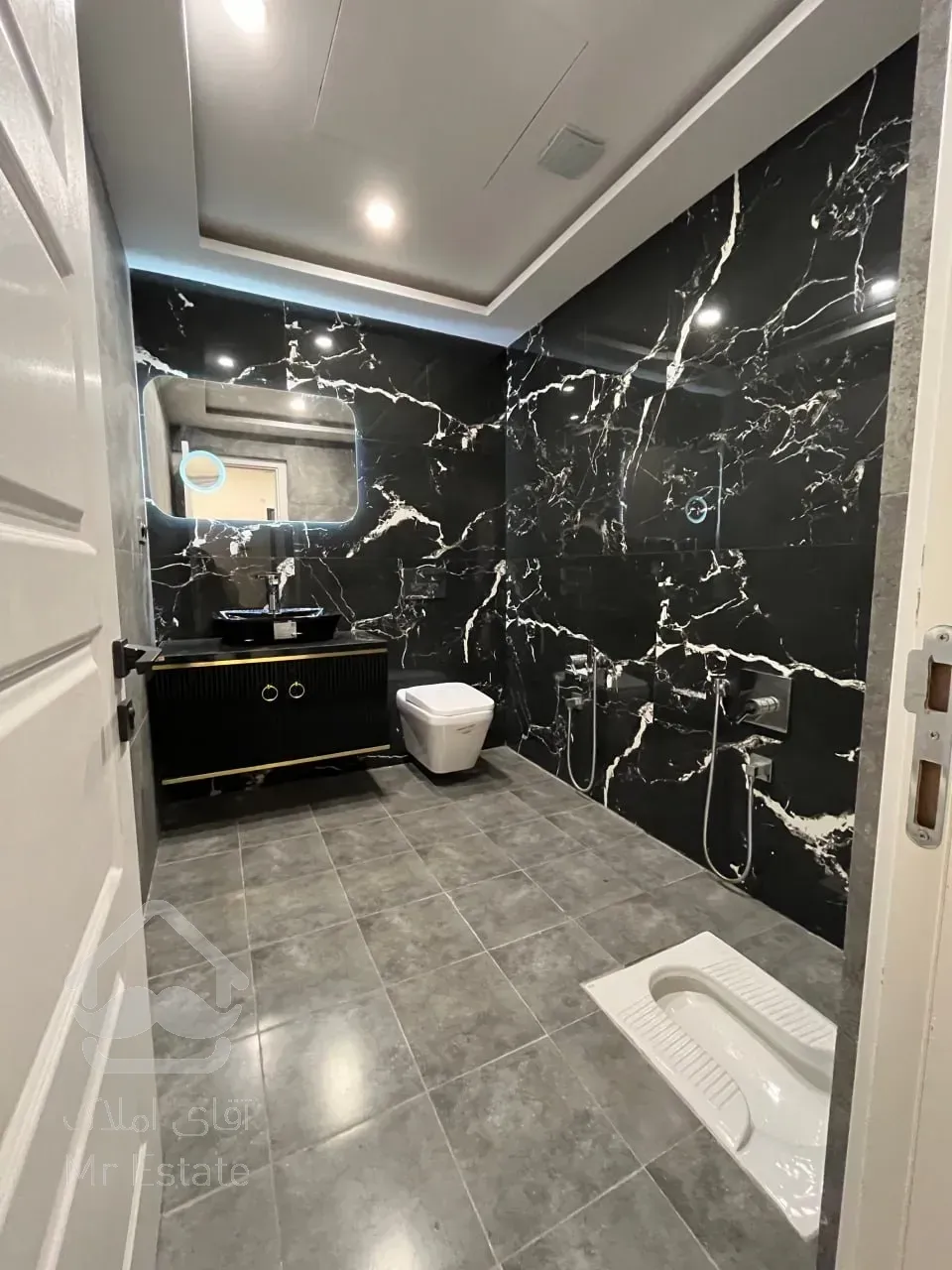 فروش واحد 220متری 3 خواب در قیطریه