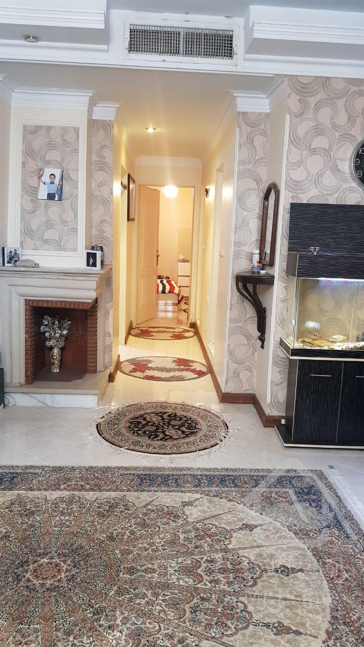 ۸۷متر دوخوابه تمیز نزدیک مترو صادقیه