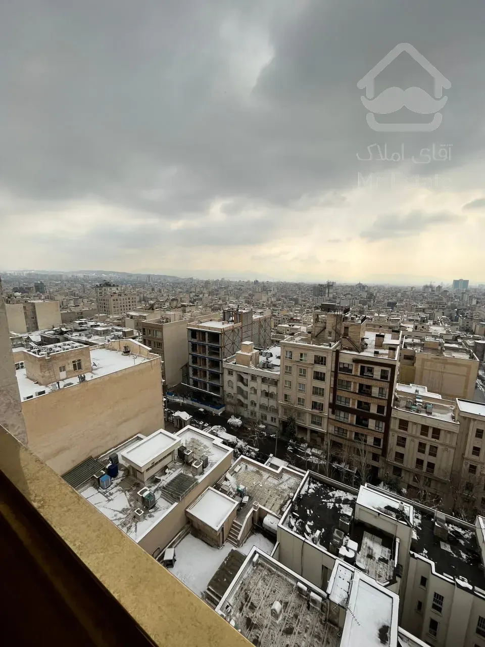 فروش واحد 200متری 3 خواب قیطریه غرق در نور