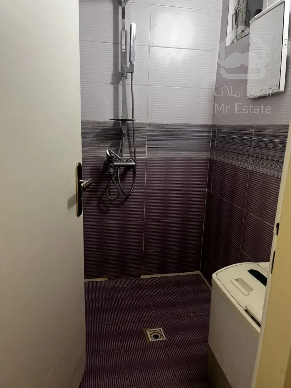 یک واحد ۸۴ متری واقع در خیابان ایران