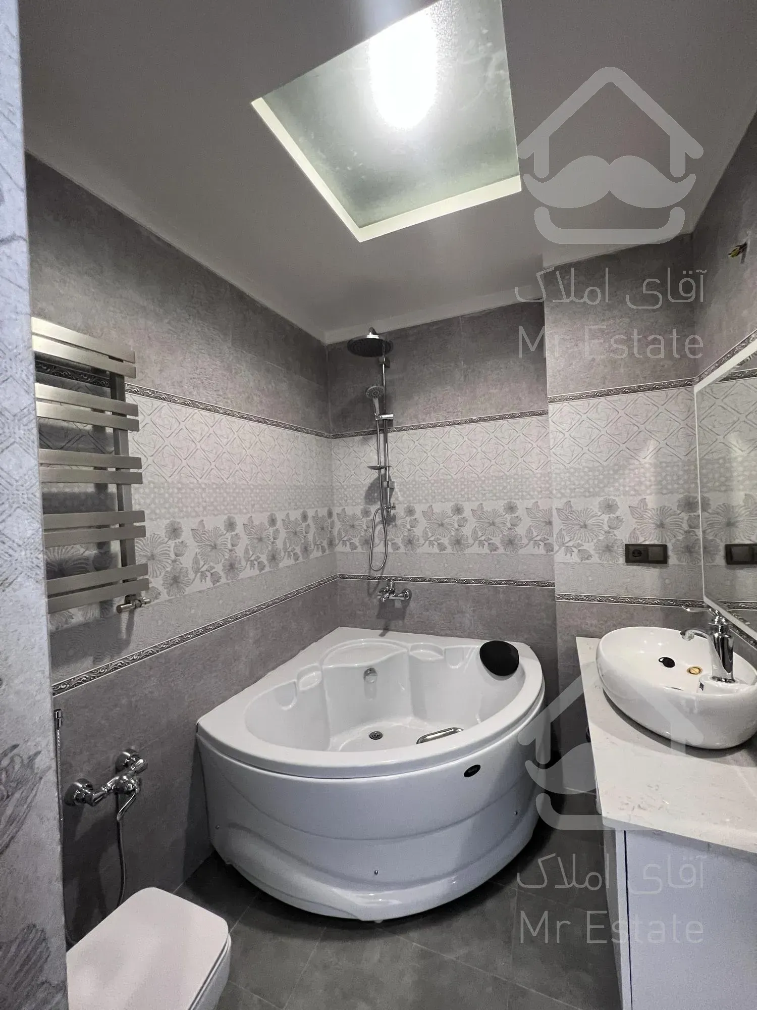 فروش واحد۱۸۶متری، فرمانیه