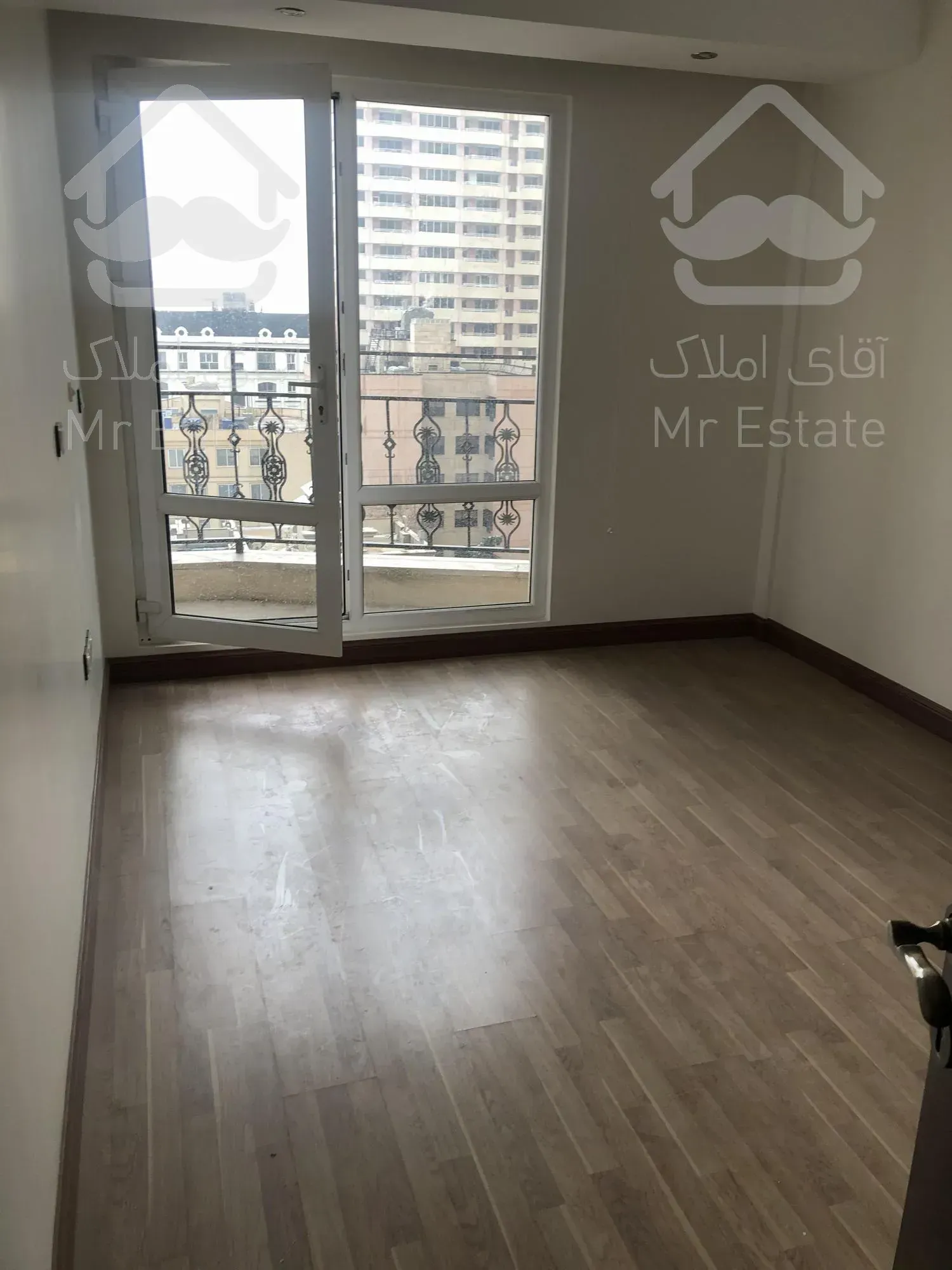 رهن و اجاره آپارتمان ۲۱۵ متری ۴ خوابه نیاوران