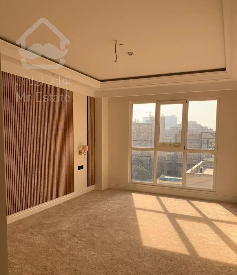 ونک ۱۵۰ متر (نوساز) ۳خواب (۲ پارکینگ )