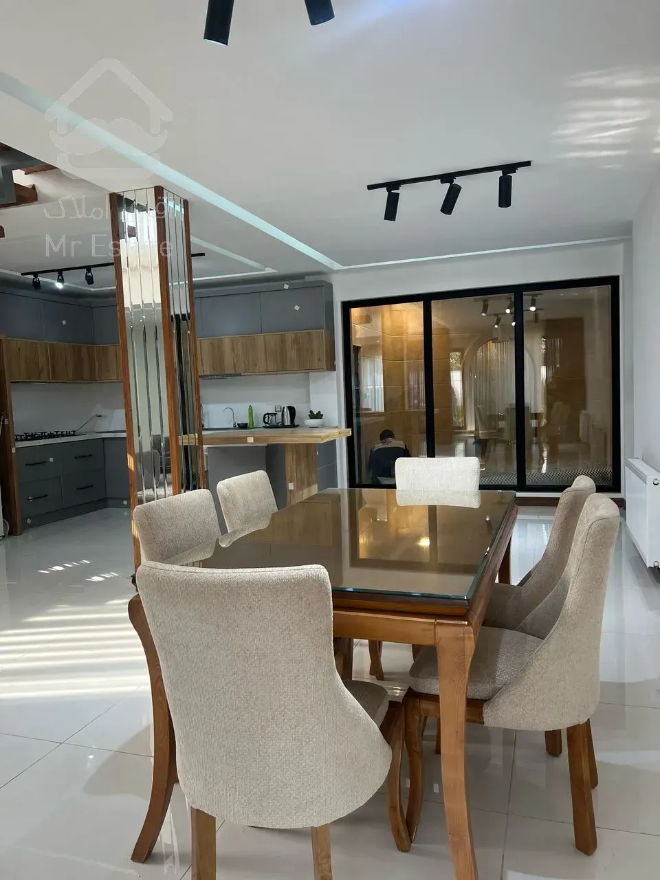 فروش فوری ویلا استخر دار مبله