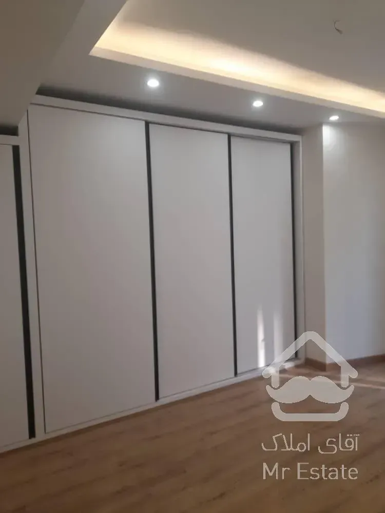 ۱۲۵ متر ۳ خواب طبقه ۴ رو به آفتاب در میرداماد