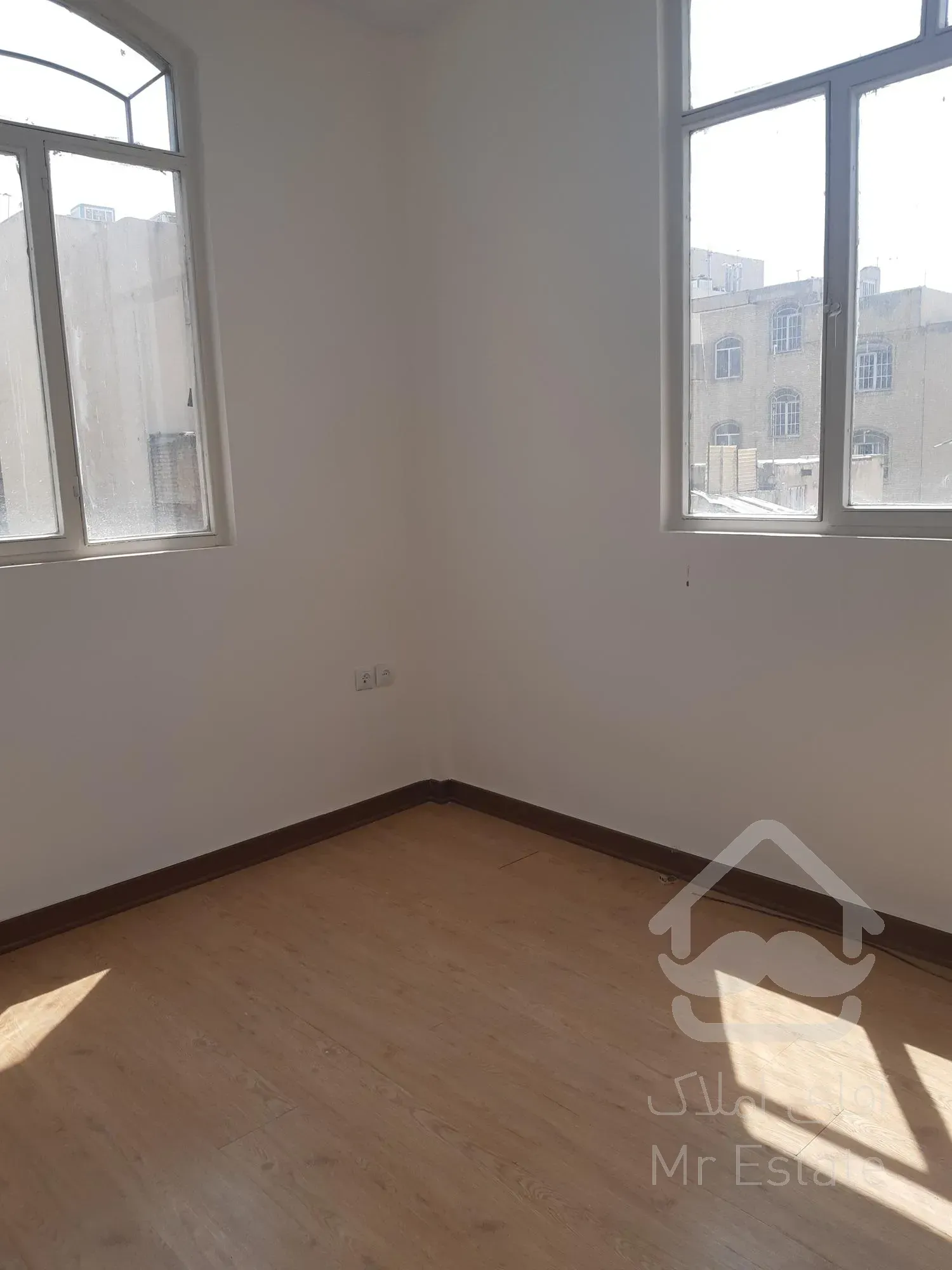 فروش ۶۲ متر ۲ خواب بازسازی شده و ایده آل