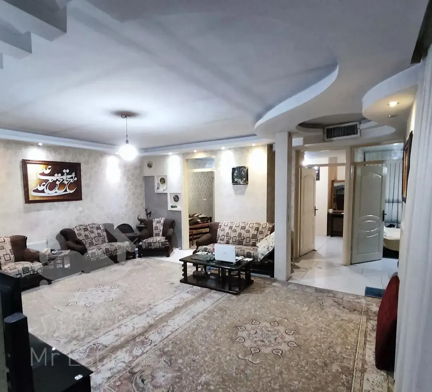 فلکه اول صادقیه /110متر سه خواب /فول امکانات