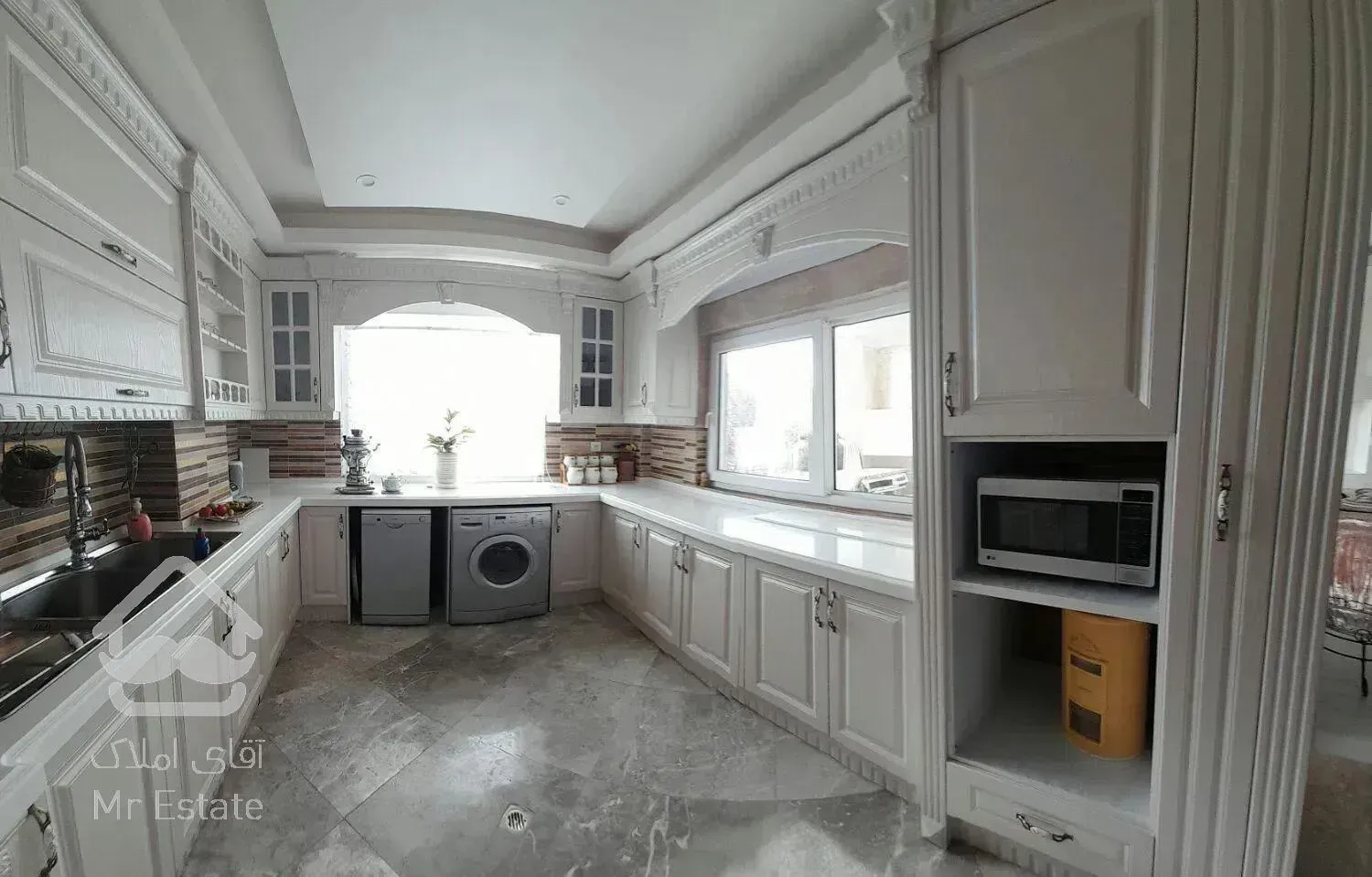 دوبلکس نوساز وبسیار تمیز چهار خوابه فول با جکوزی