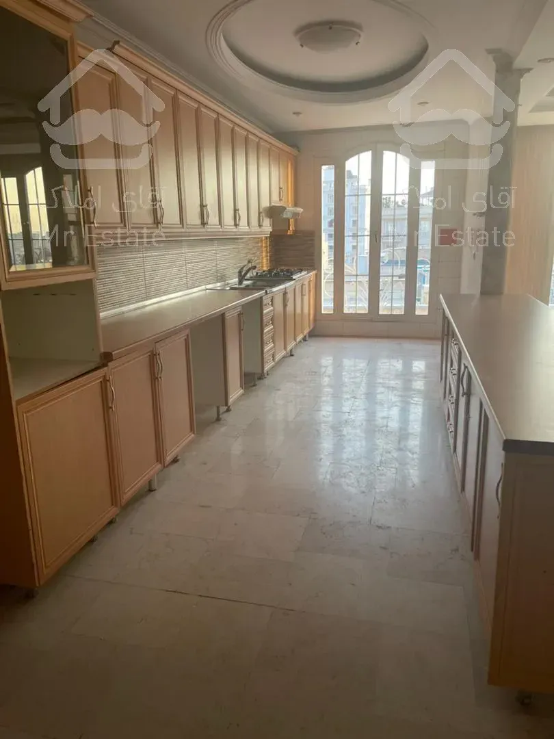 اجاره ۲۰۰ متر / تراس بزرگ / نورگیر بینظیر/فرمانیه