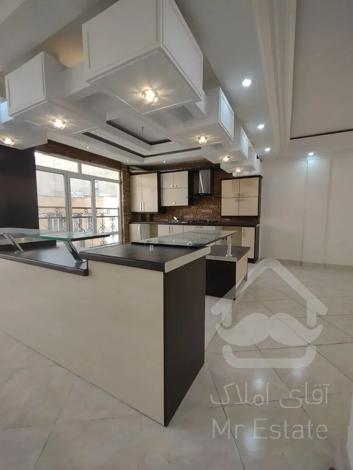 142متر/سه خواب/۴باغ شرقی