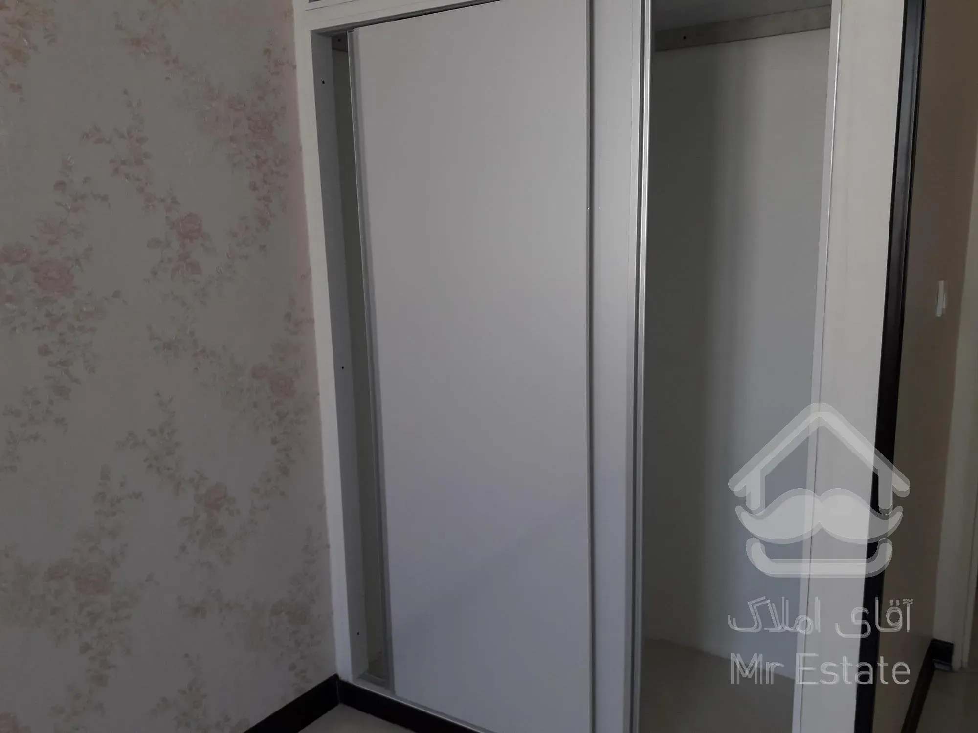 آپارتمان۹۸متر/سالن پرده خور/۱۰واحدی