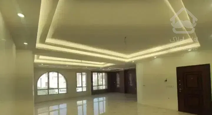 ۱۴۳ متر ۳ خ تک واحدی جنوبی طبقه ۲ نوساز دانشگاه