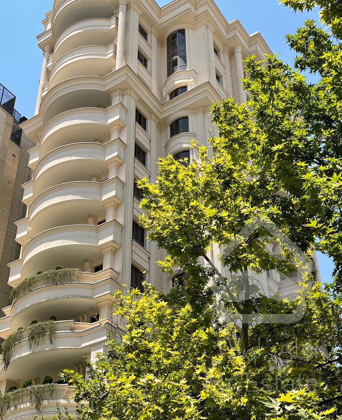 ۲۰۰ متر آپارتمان نیاوران با ۳۰ متر تراس