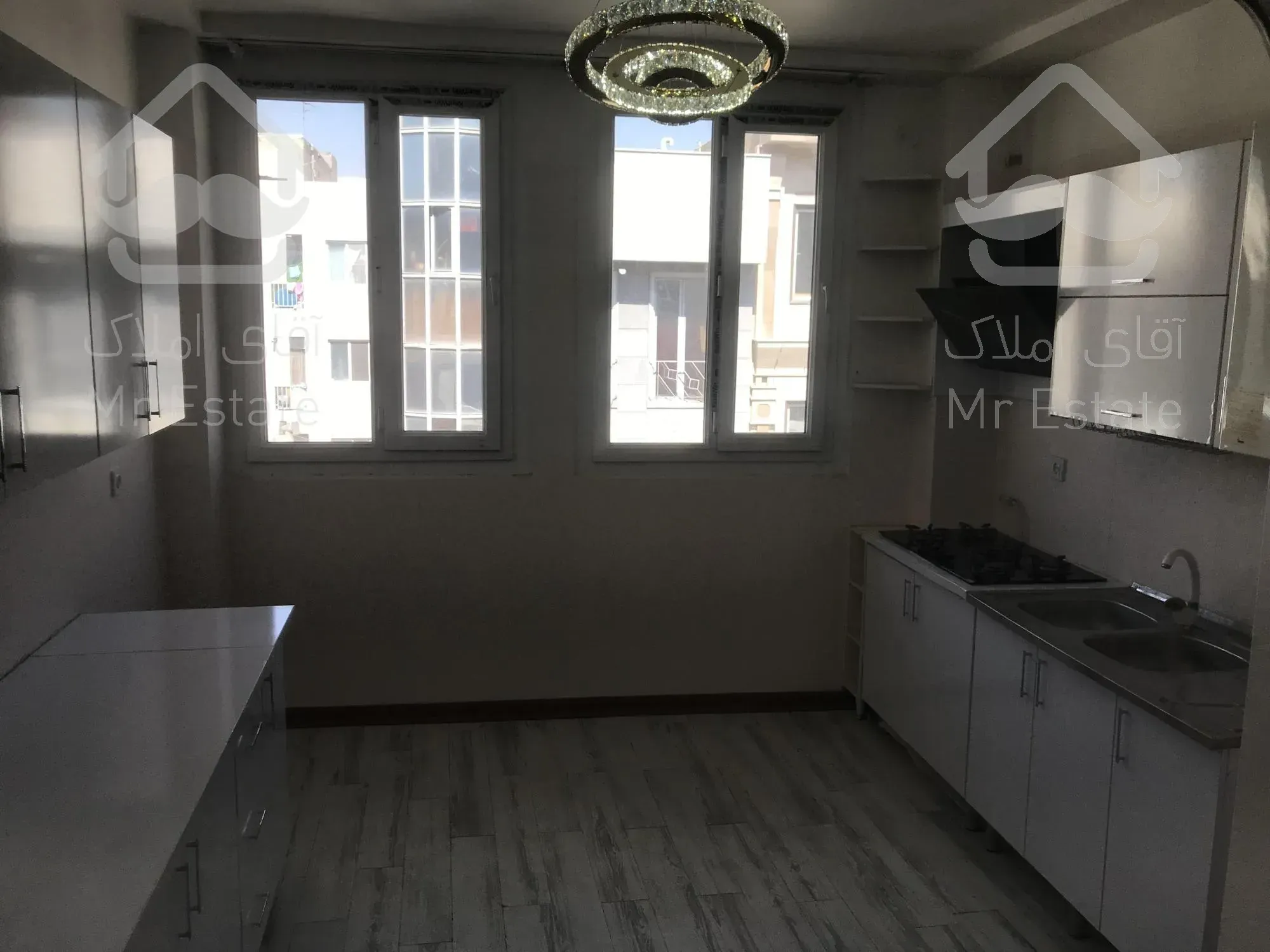 ۸۱ متر سوپرلوکس/فروشنده/شاندیز