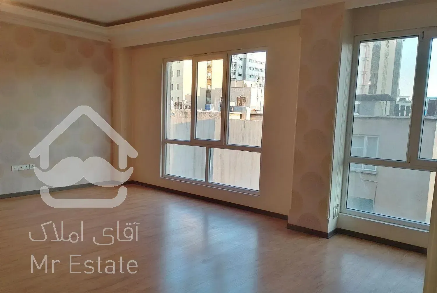 اپارتمان ۱۴۲ متری ۳ خواب خیابان دائمی