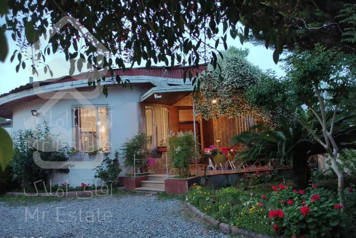 اجاره روزانه ویلاباغ استخردار برای تعطیلات