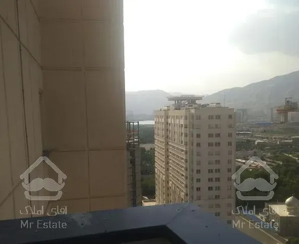 طبقه آخر-۹۰متری دو خواب-ویو دریاچه