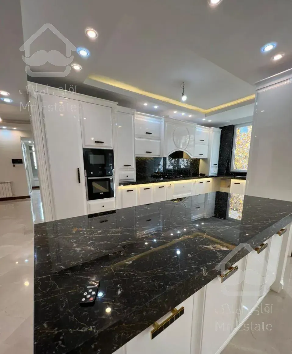 ۱۳۰ متر / سازه ایی مدرن/مشجر