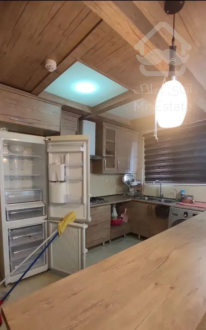 ۱۰۰ متر بر اصلی طالقانی/ طبقه چهارم