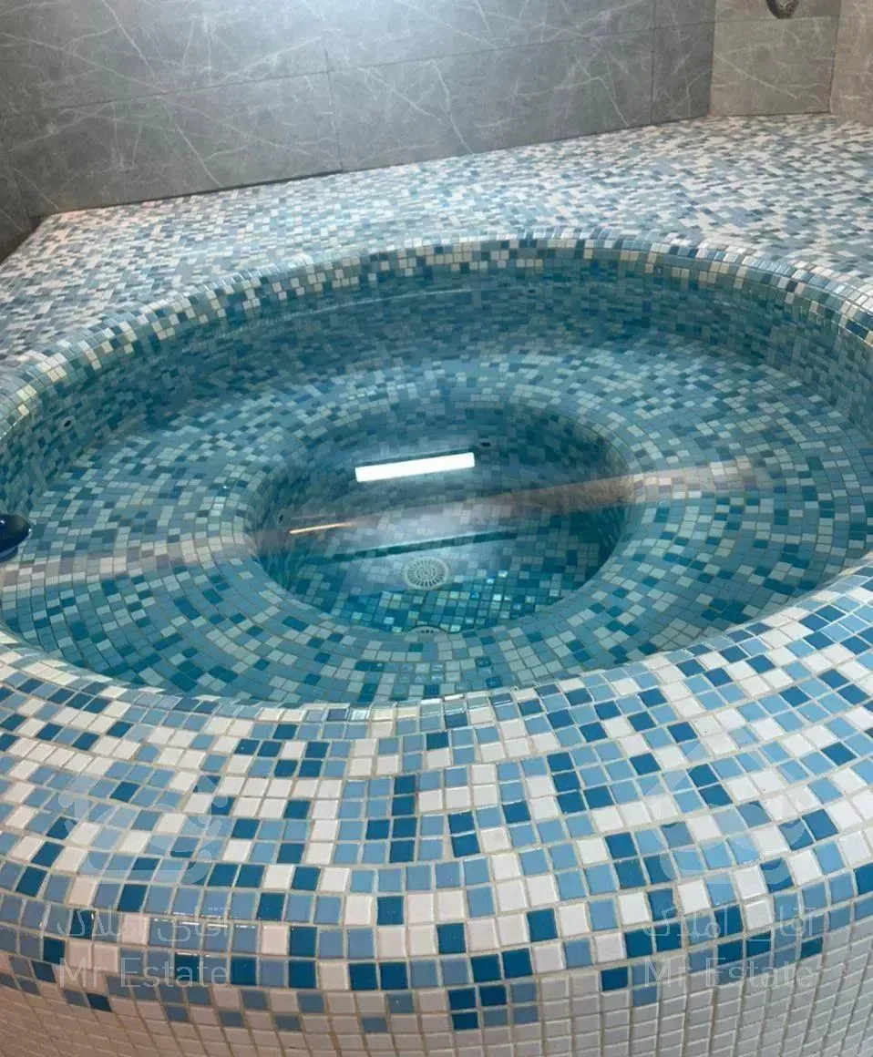 ۱۸۰ متر ۳ خوابه با امکانات کامل استخر فعال