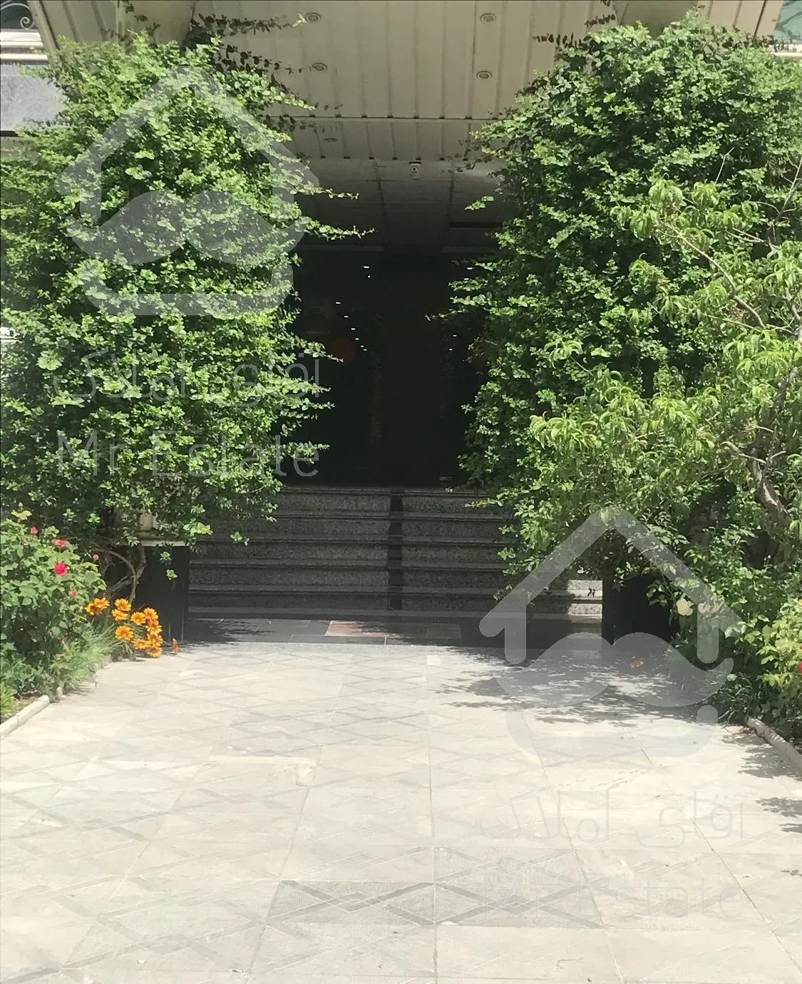 آپارتمان ۱۳۰ متری / دو خواب/ سعادت آباد/ بالای کاج