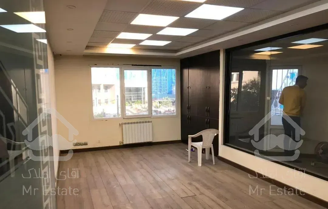 ۱۳۰ متر ونک/۳خواب/موقعیت اداری/تابلو خور