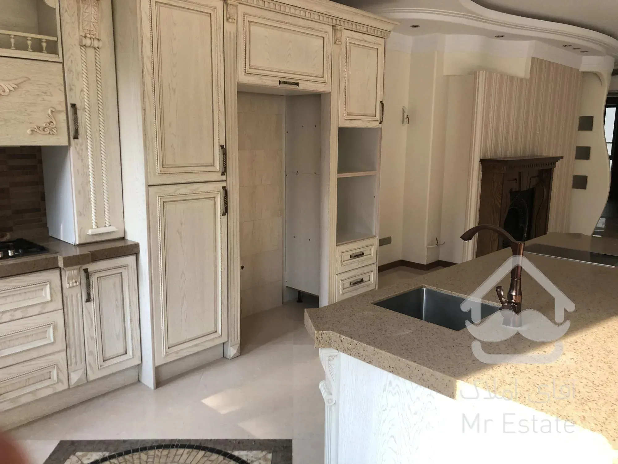 رهن و اجاره آپارتمان ۲۲۰ متری ۳ خوابه کامرانیه