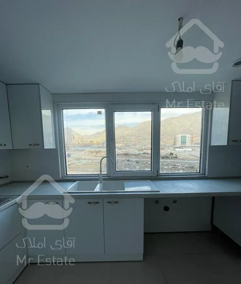 ۱۰۲ متر دو خواب کلید نخورده فول دیزاین