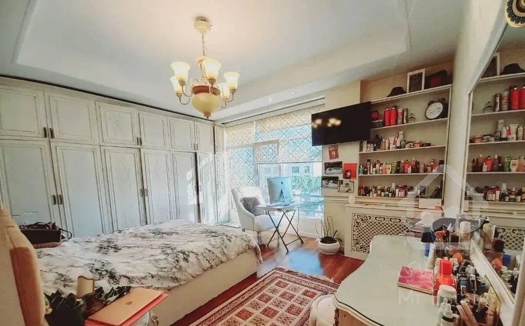 220متر نیاوران متر،3خواب،بهترین فرعی،