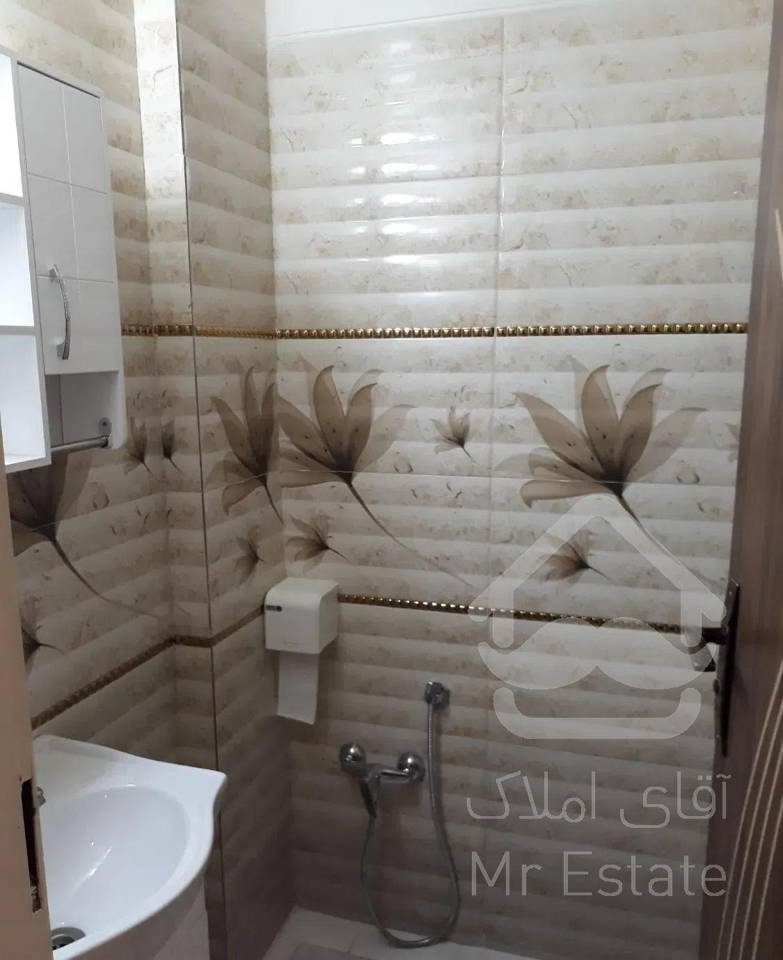 آپارتمان ۸۴ متری دو خواب با حیاط خلوت و بالکن