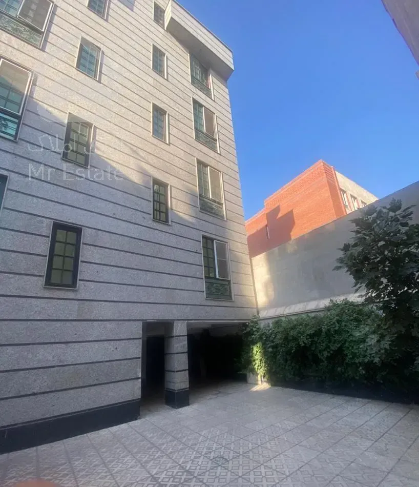 قبل سونامی خرید کن ۵۷متر همکف با حیاط شمالی