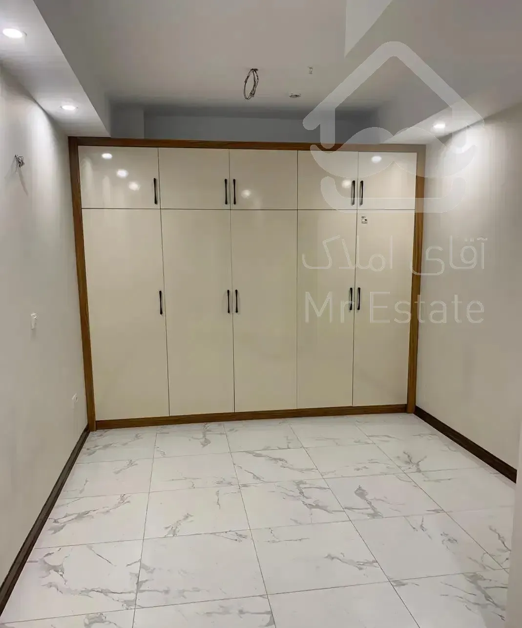 اجاره واحد ۱۴۰ متری کلید نخورده برج رادین