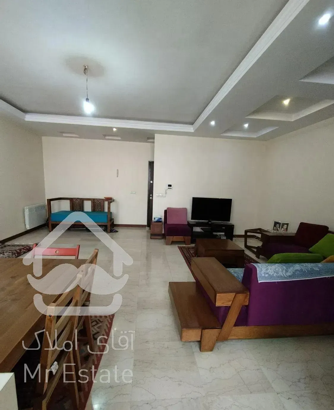 ۱۰۰متر/طبقه آخر/۲نبش آکواریوم/فایل شخصی