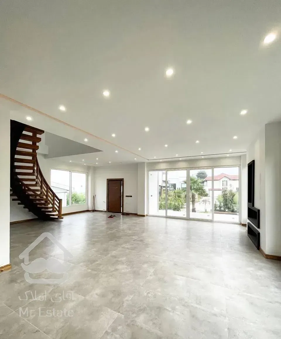 ویلا  / لوکیشن برند / شهرکی / استخر دار