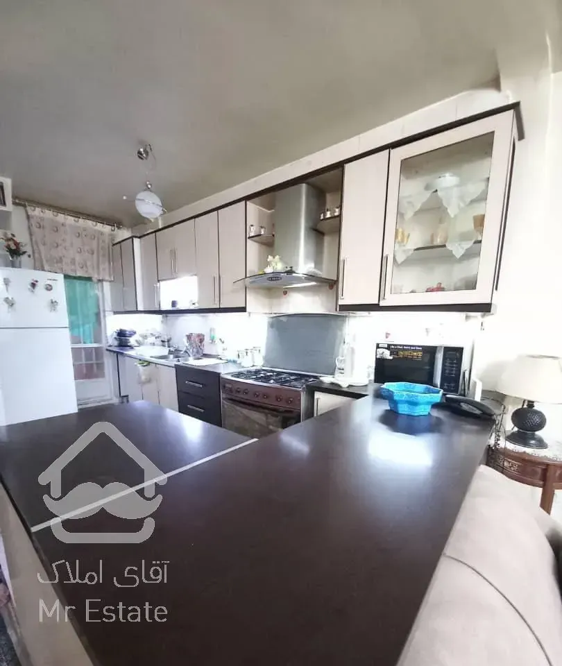 ۶۰ متری/حیاط اختصاصی/رو به رو مترو